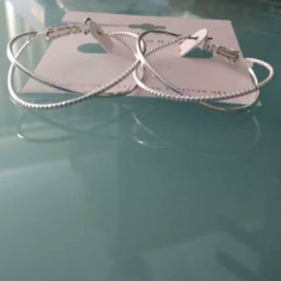 LC LAUREN CONRAD Mod/Contemporary Silver Criss Cross Hoop Earrings**NEW! - Picture 3 of 3